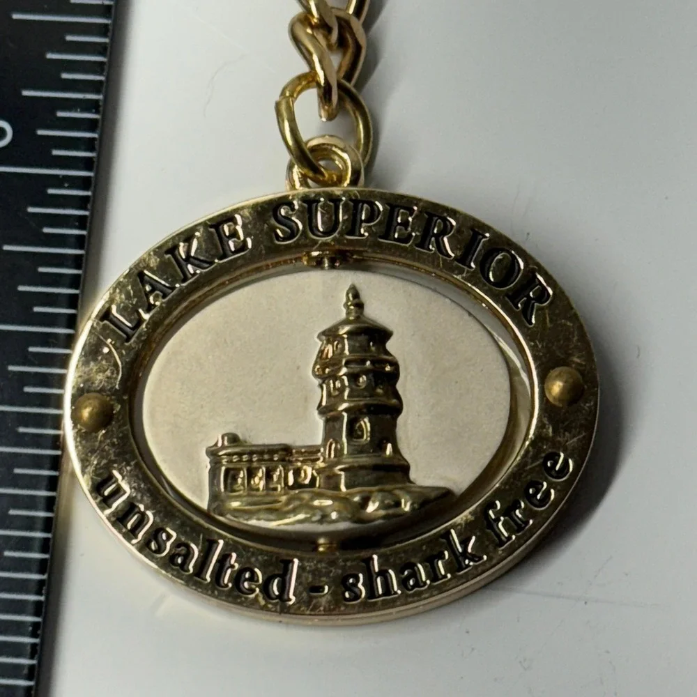 Lake Superior Keychain Lighthouse Unsalted‎ Shark Free Souvenir Gift Gold Tone